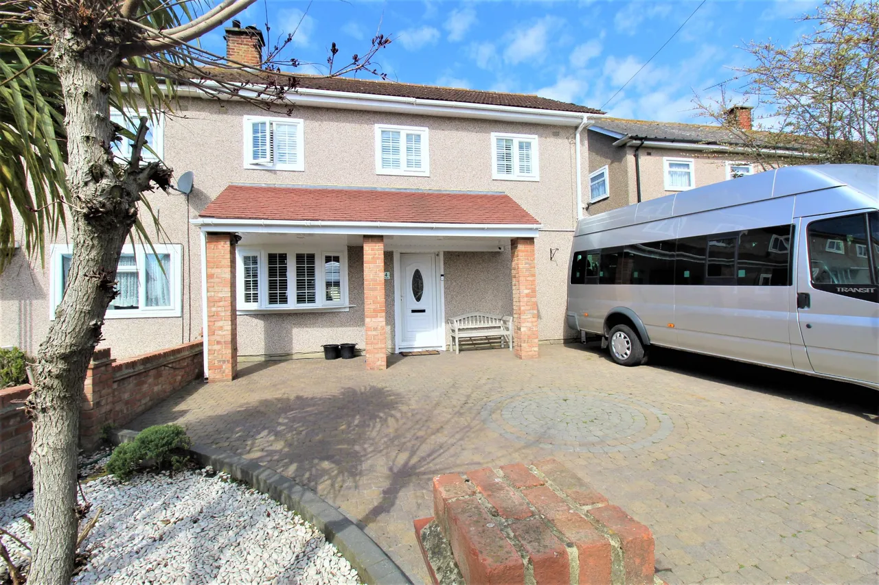 3 bed house for sale — Lea Road, Grays, Essex, RM16 4DD