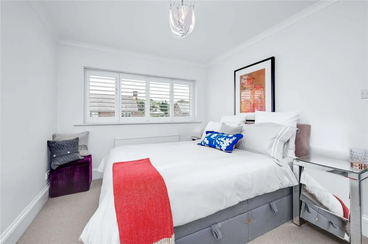 Brisson Close, Esher, Surrey, KT10 8JZ, photo 8