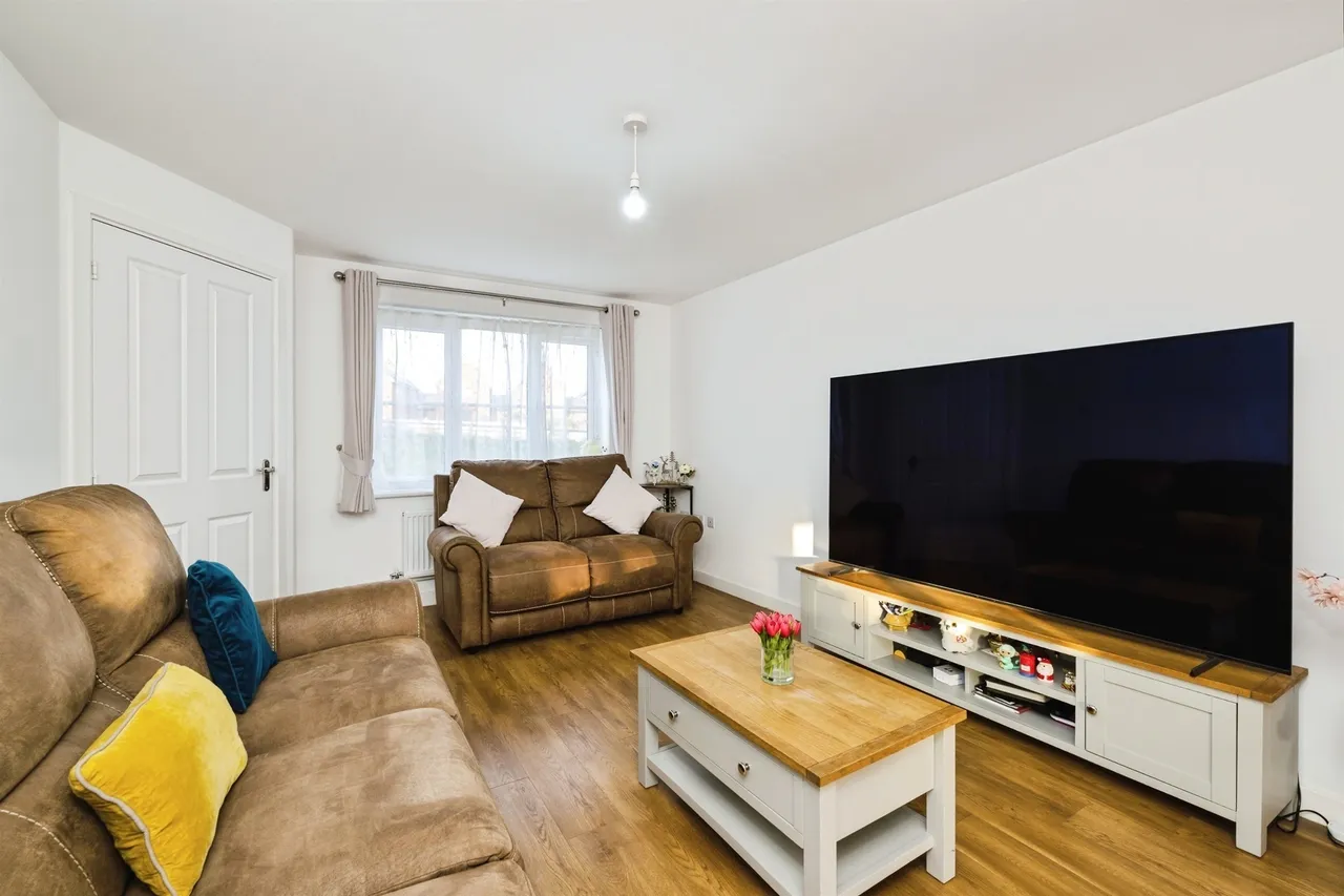 Wilton Avenue, Hampton Gardens, Peterborough, photo 3