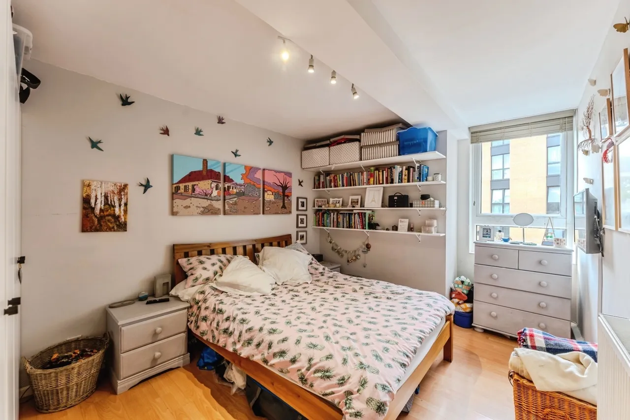 Shuttleworth Road, London, SW11, photo 13
