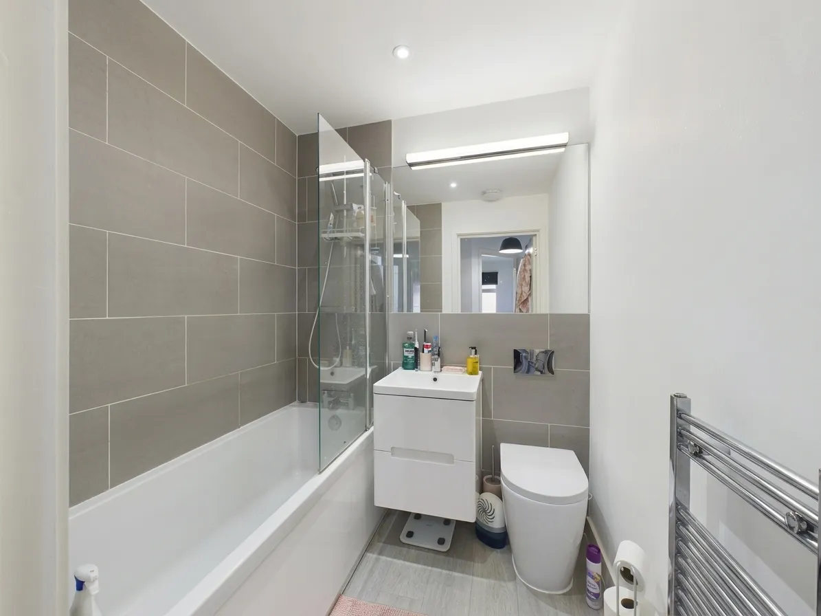 London Road, Gloucester, GL1, photo 7