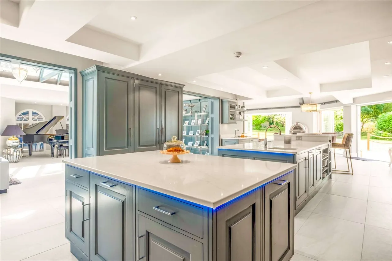 Long Mill Lane, Crouch, Borough Green, Sevenoaks, TN15 8QA, photo 2