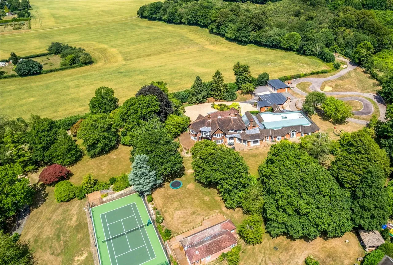 Long Mill Lane, Crouch, Borough Green, Sevenoaks, TN15 8QA, photo 10