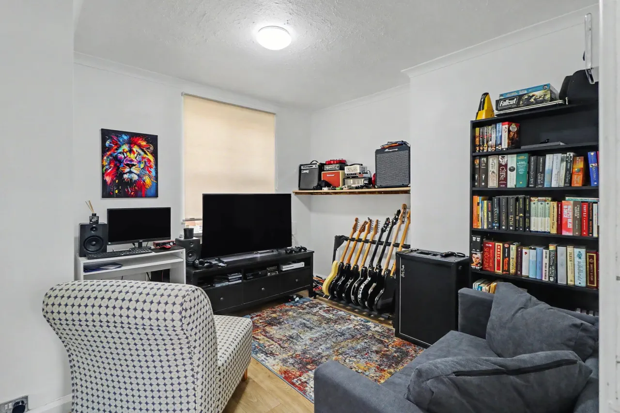 Hanley Road, Sneyd Green, ST6, photo 3