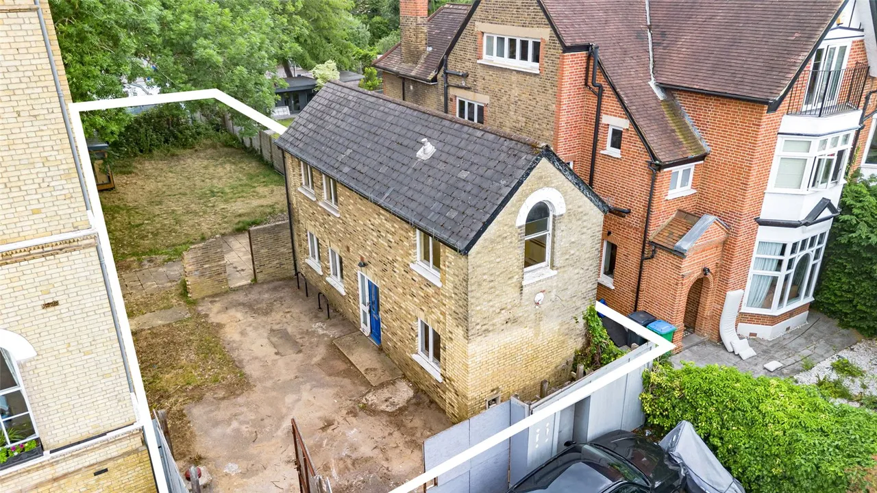 The Green, Twickenham, TW2 5TU, photo 2