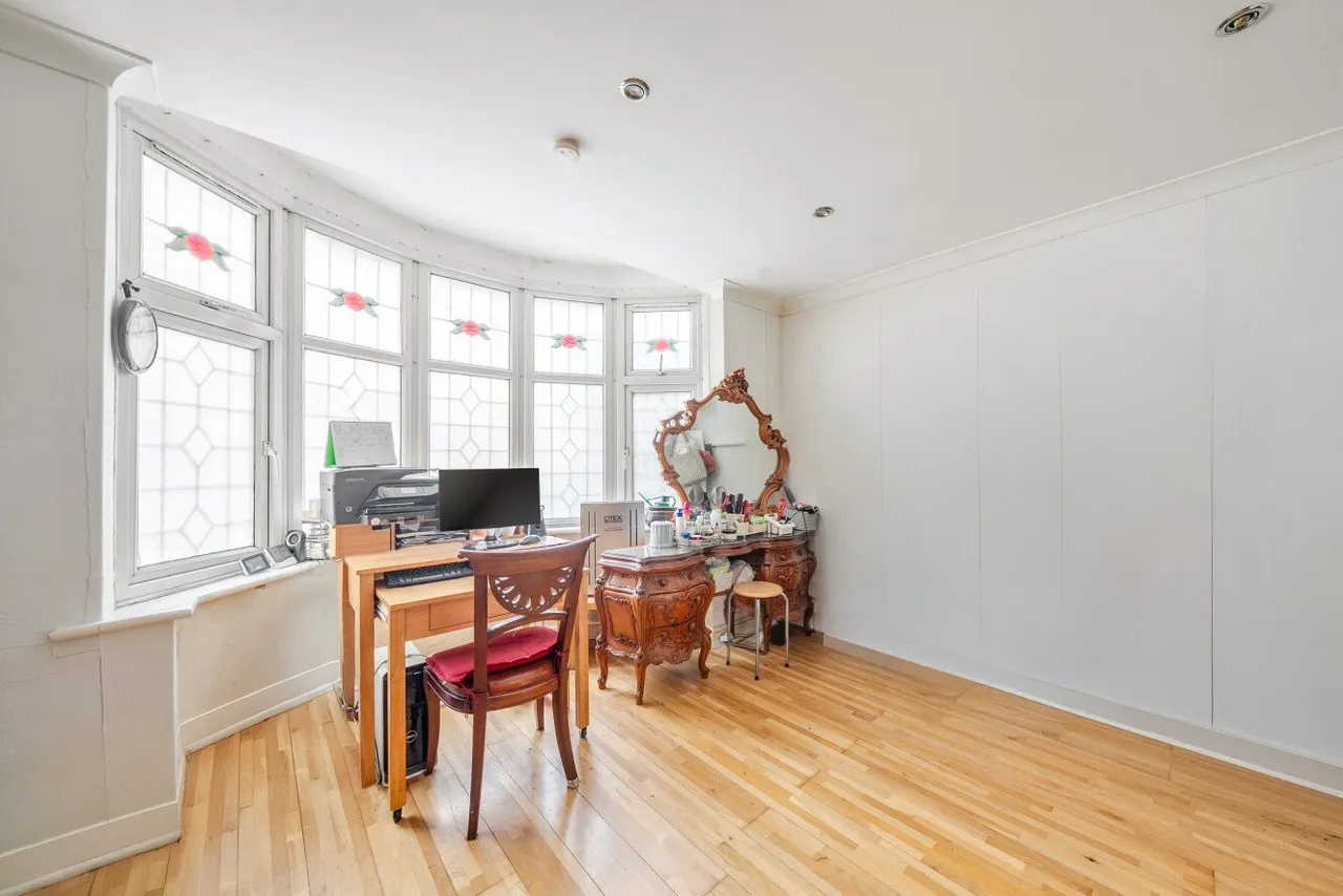 Grand Drive, Raynes Park, London, SW20, photo 4
