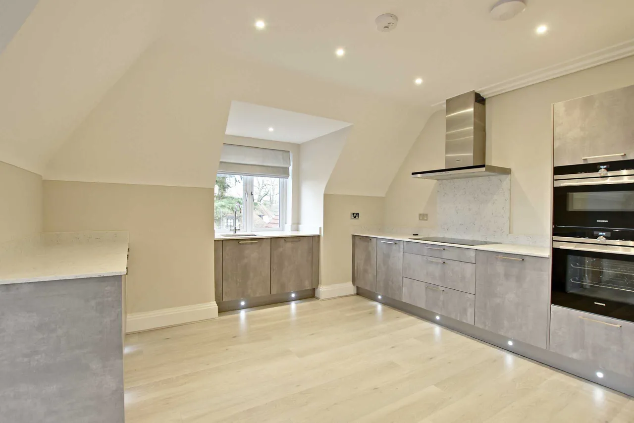 Coombehurst Close, Hadley Wood, EN4 0JU, photo 2