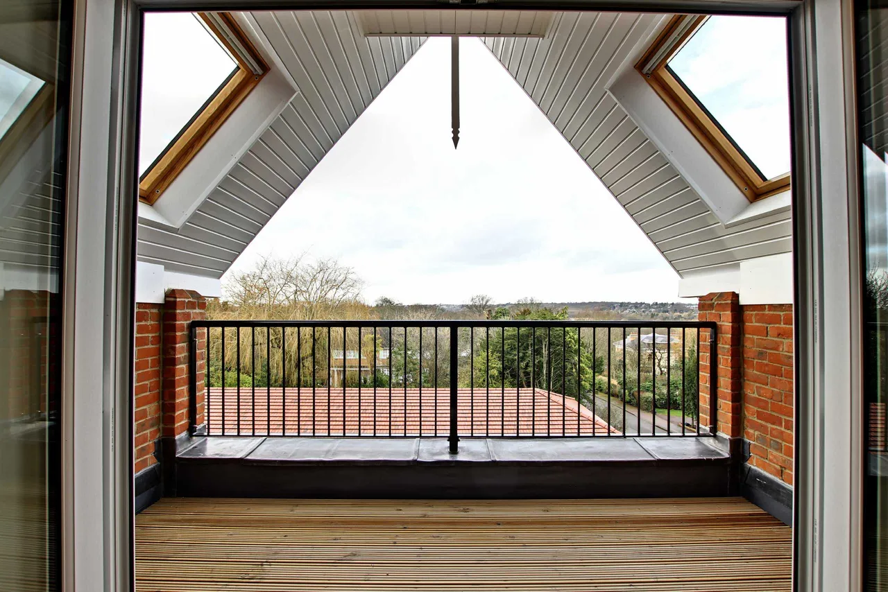 Coombehurst Close, Hadley Wood, EN4 0JU, photo 8