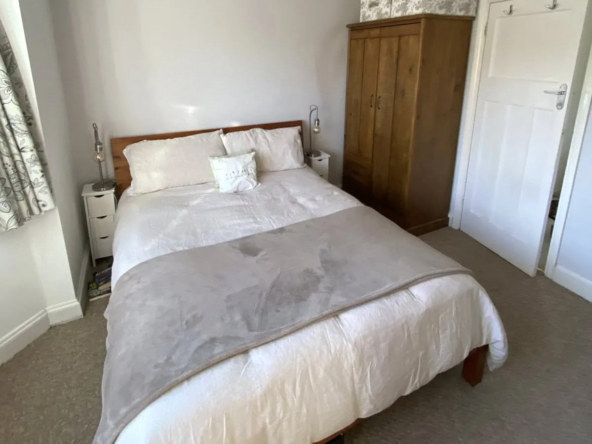 Stroude Road, Virginia Water, GU25, photo 21