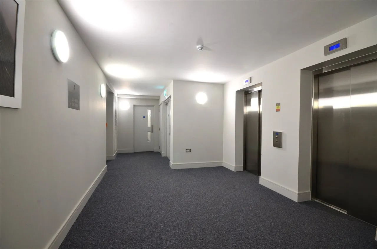 Wood Street, East Grinstead, RH19, photo 9
