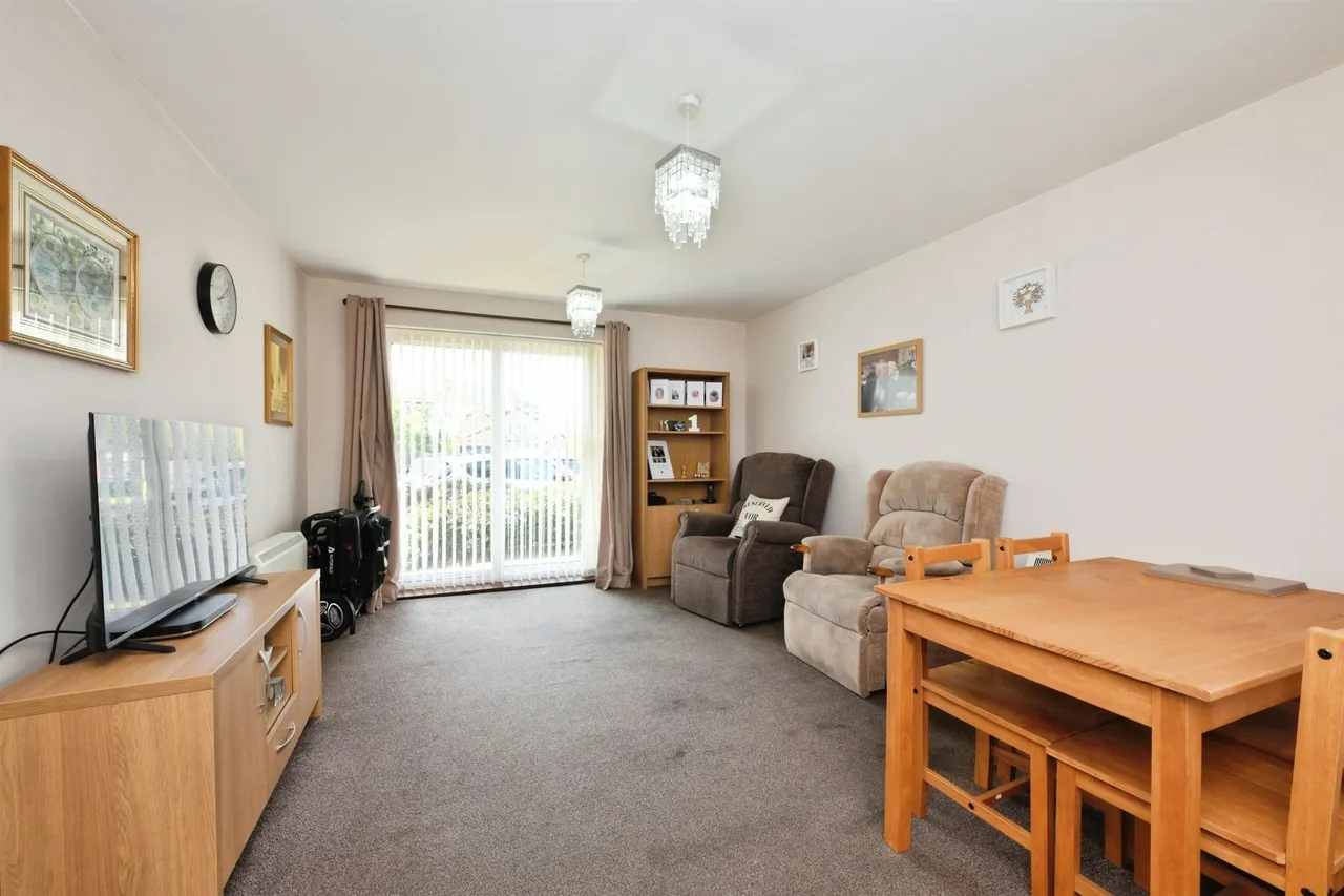 Taverners Way, Hoddesdon, photo 3