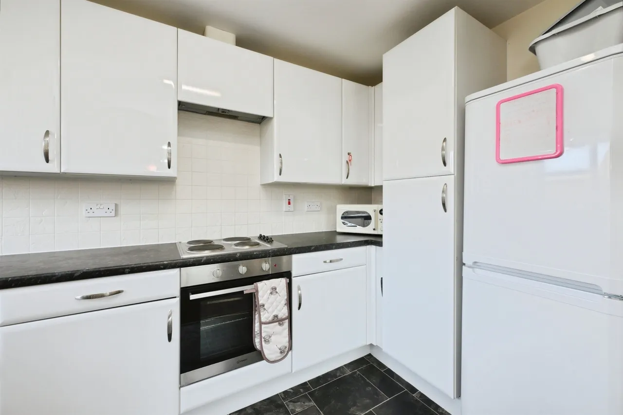 Taverners Way, Hoddesdon, photo 7