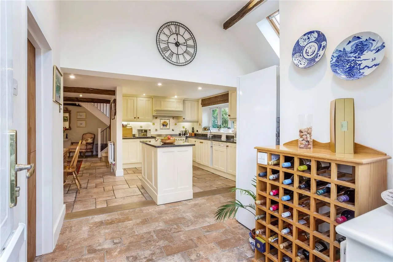 Winchester Road, Chawton, Alton, Hampshire, GU34 1SL, photo 7