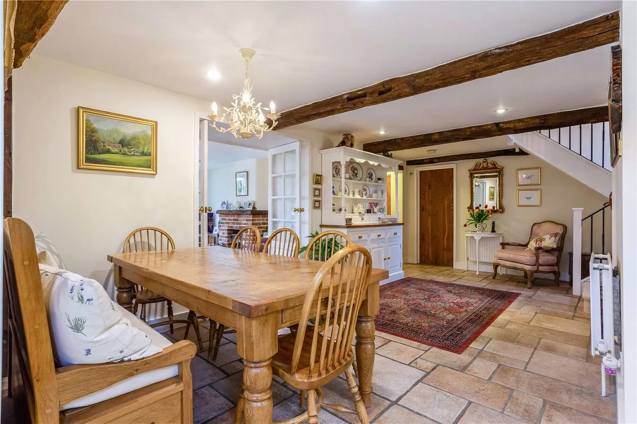 Winchester Road, Chawton, Alton, Hampshire, GU34 1SL, photo 8