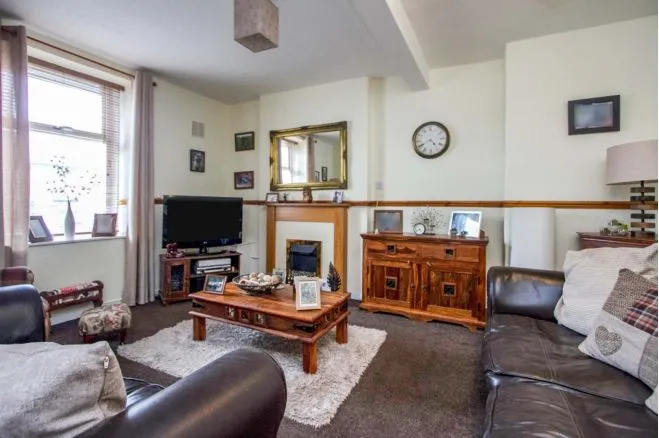 3 bed house for sale — Heol Llechau, Porth