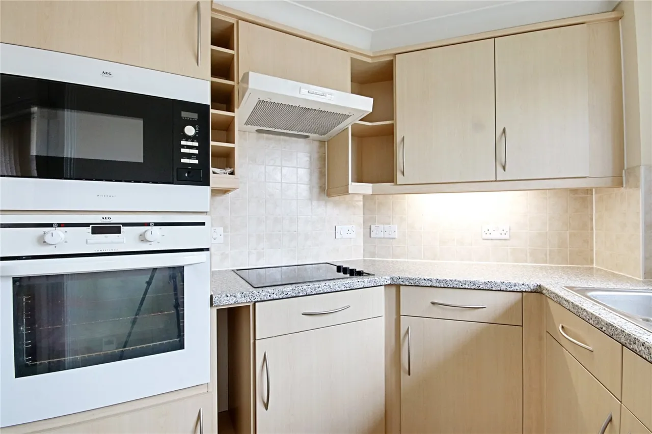Winchmore Hill Road, London, photo 20