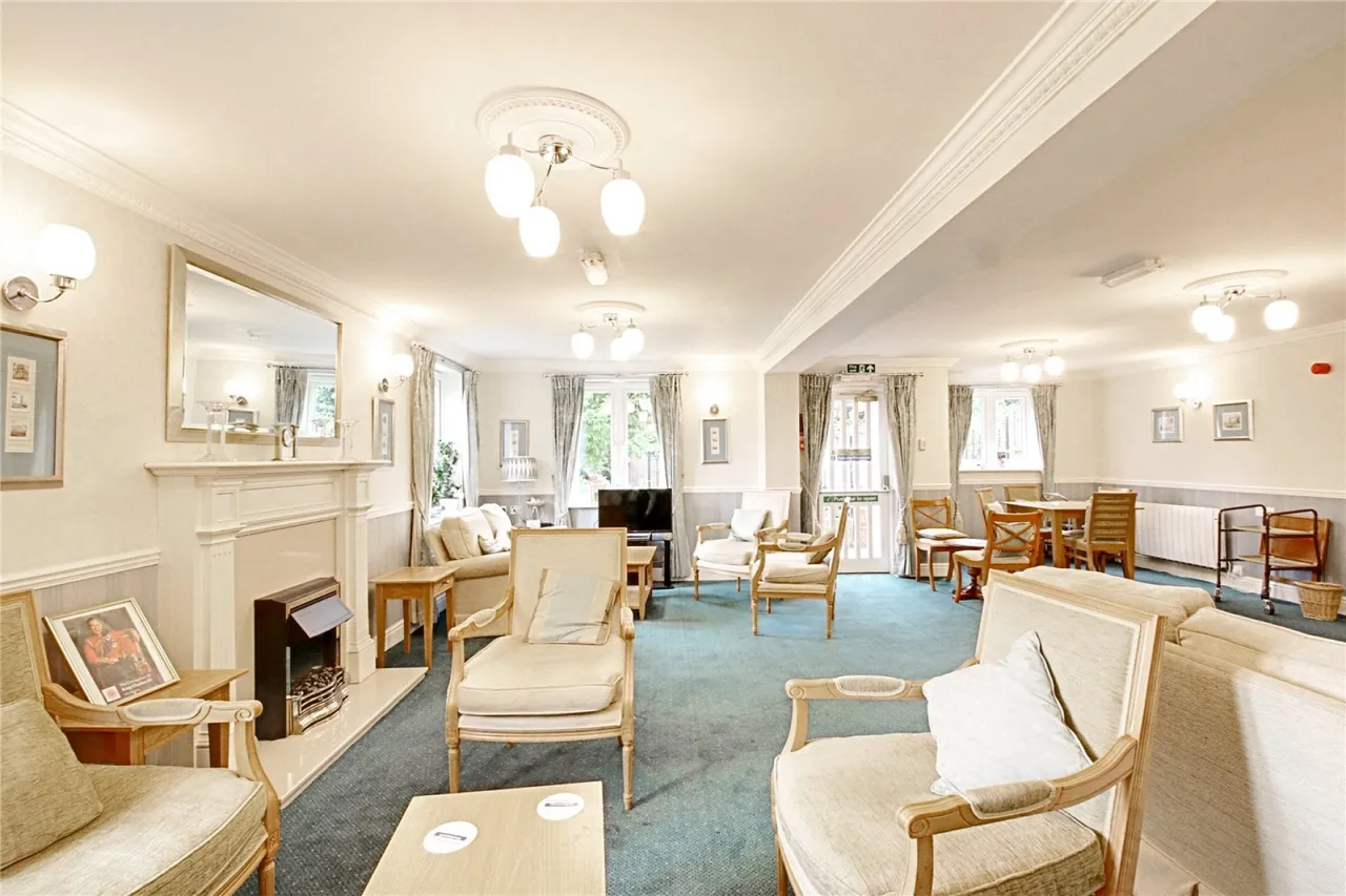 Winchmore Hill Road, London, photo 11