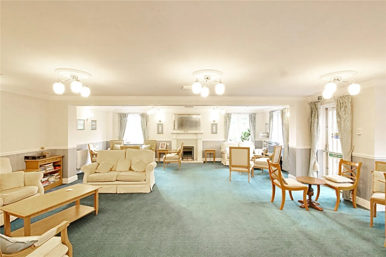 Winchmore Hill Road, London, photo 9