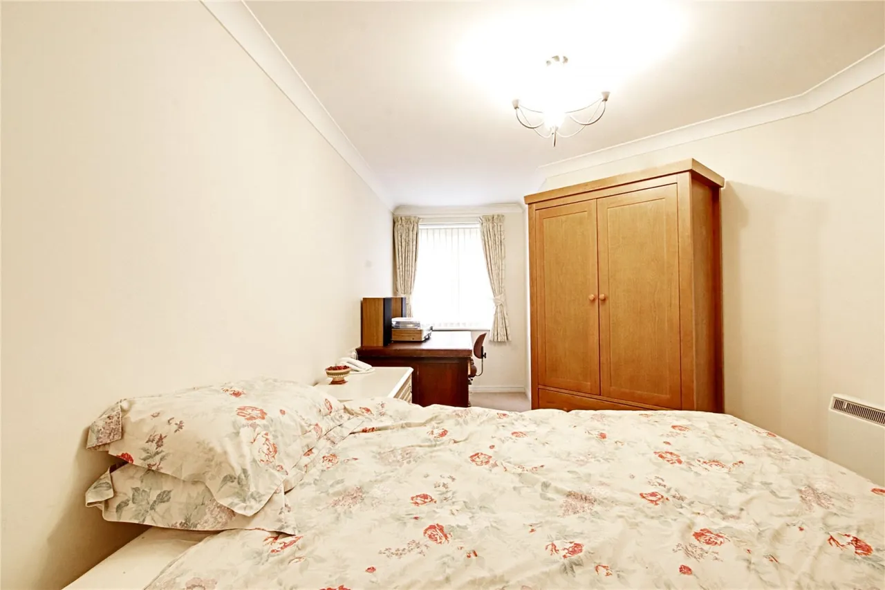 Winchmore Hill Road, London, photo 24