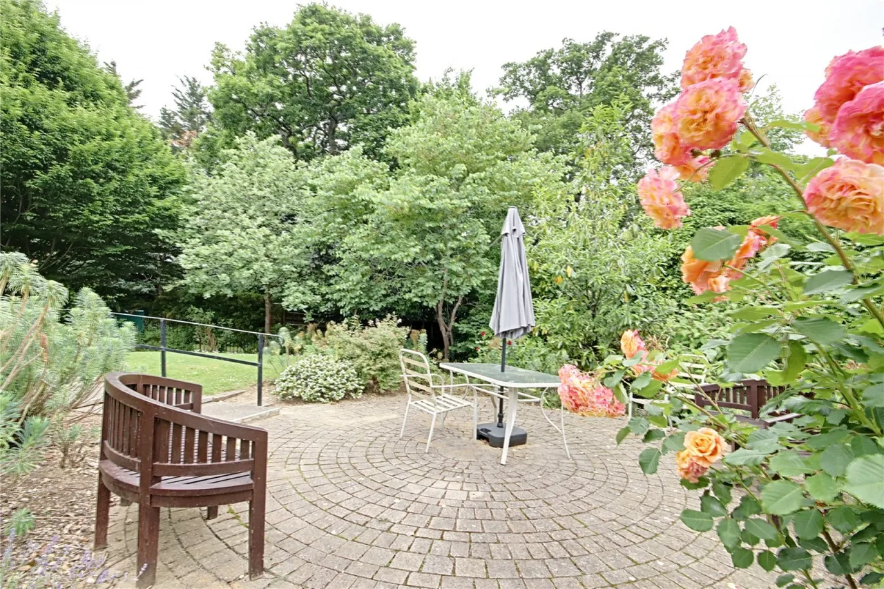 Winchmore Hill Road, London, photo 30