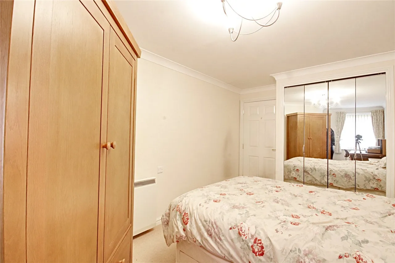 Winchmore Hill Road, London, photo 26