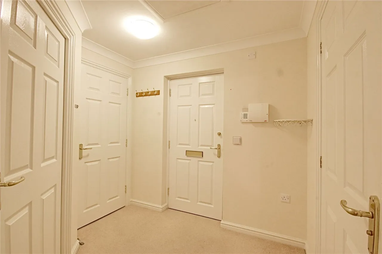 Winchmore Hill Road, London, photo 15
