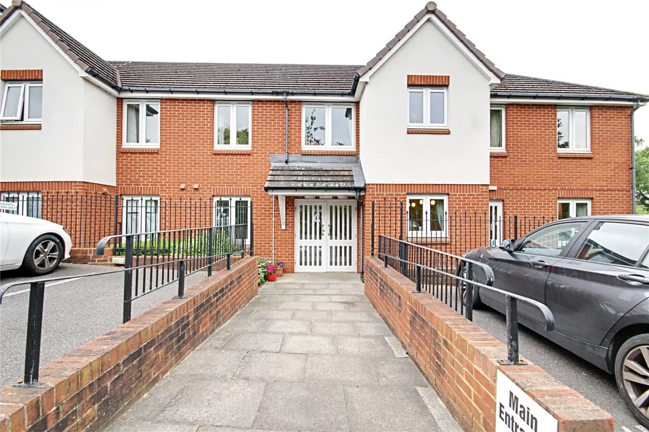 Winchmore Hill Road, London, photo 5