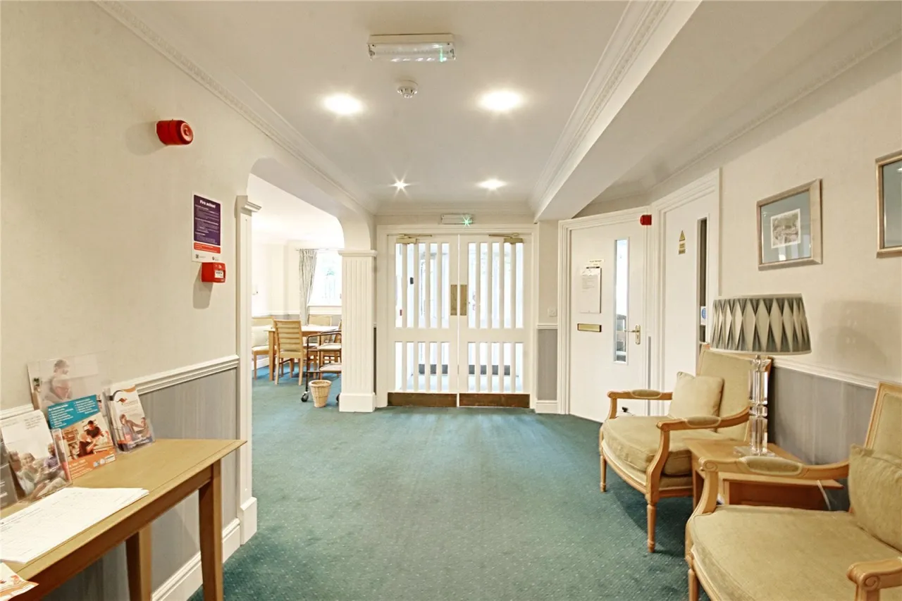 Winchmore Hill Road, London, photo 7