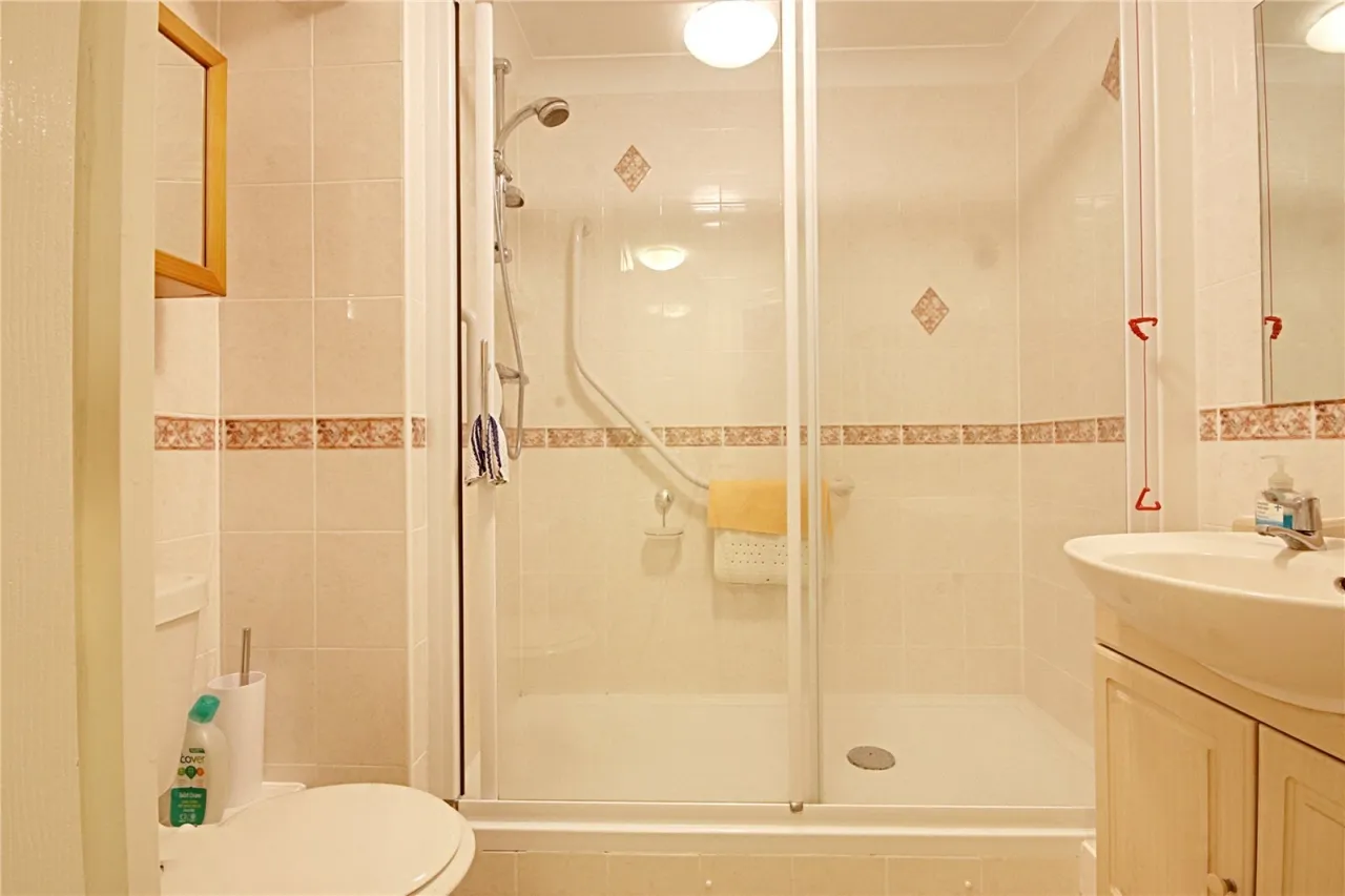 Winchmore Hill Road, London, photo 21
