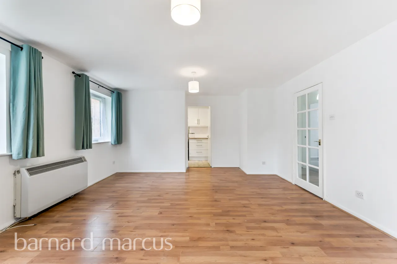 Redford Close, Feltham, TW13, photo 5