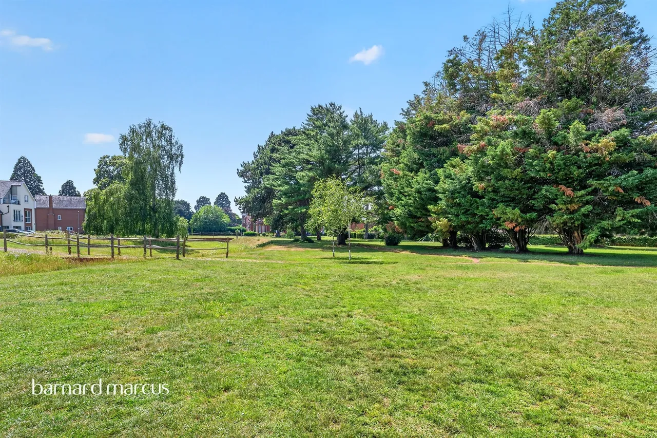 Parkview Way, Epsom, KT19, photo 15