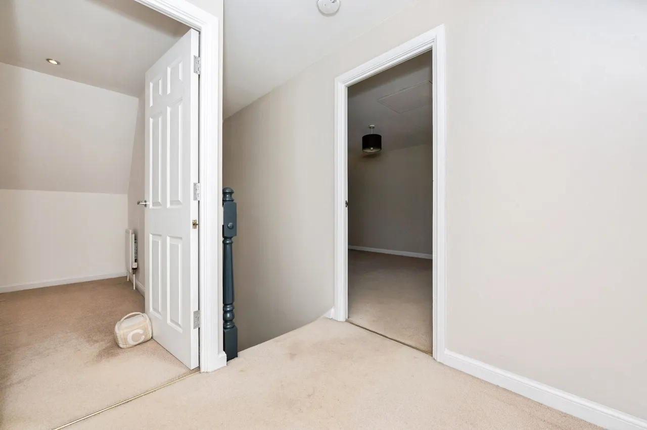 Harper Close, Chafford Hundred, Grays, Essex, RM16, photo 18