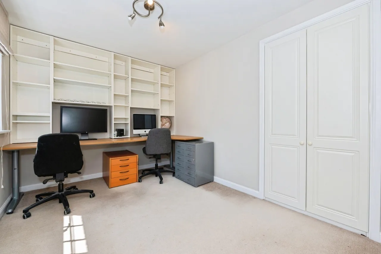 Harper Close, Chafford Hundred, Grays, Essex, RM16, photo 14