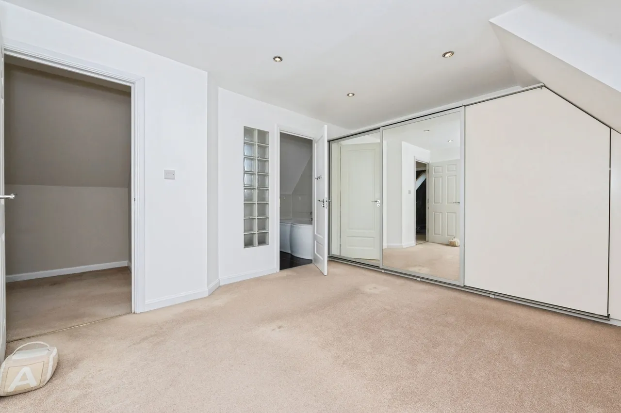 Harper Close, Chafford Hundred, Grays, Essex, RM16, photo 12