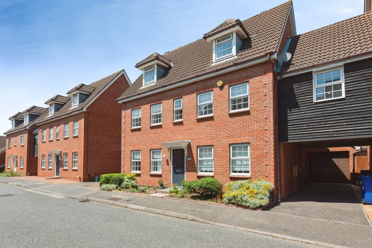 6 bed house for sale — Harper Close, Chafford Hundred, Grays, Essex, RM16