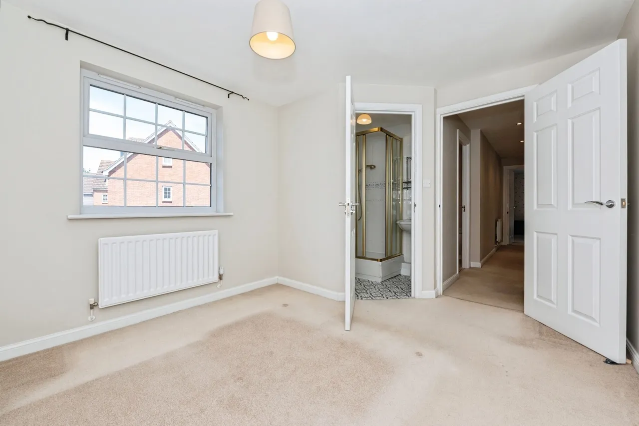 Harper Close, Chafford Hundred, Grays, Essex, RM16, photo 8