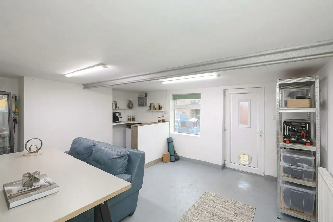 Mansfield Road, Chesterfield, S41, photo 13