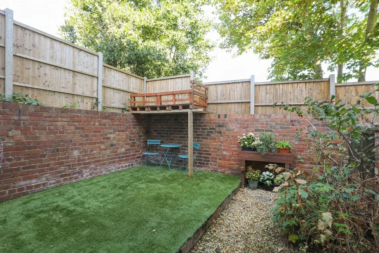 Mansfield Road, Chesterfield, S41, photo 14