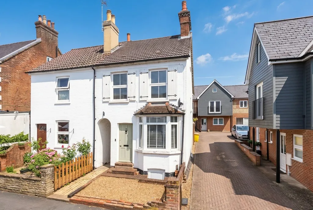 3 bed house for sale, Falkland Road, Dorking, RH4