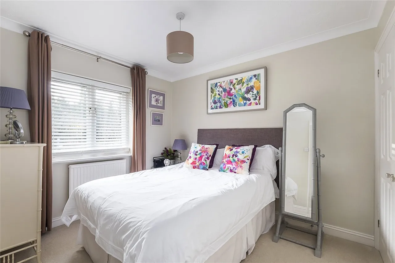 Sorbie Close, Weybridge, Surrey, KT13, photo 10