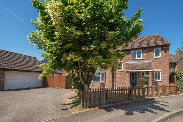 5 bed house for sale, The Paddock, Longworth, OX13