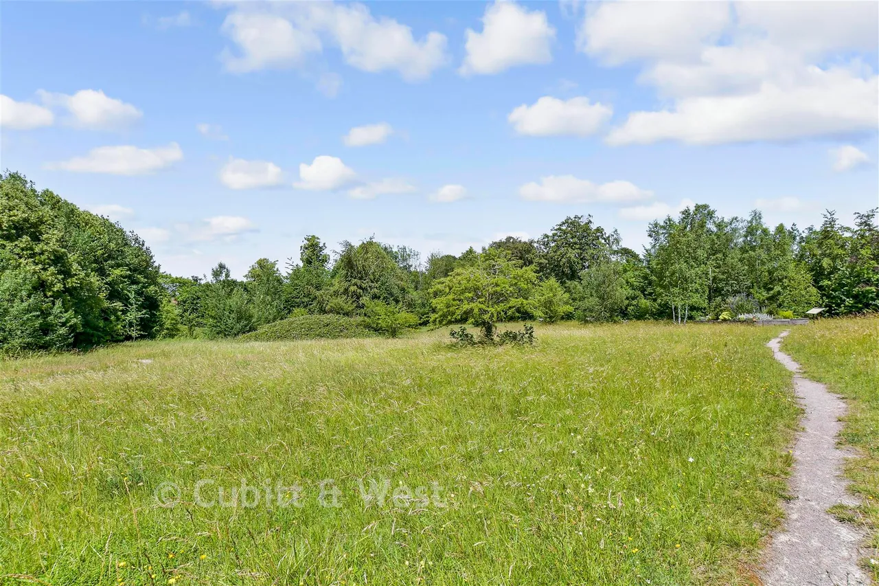 Basing Road, Banstead, SM7, photo 11