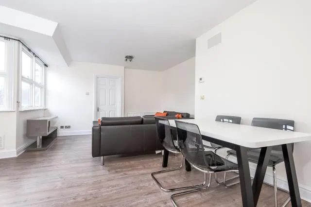 2 bed flat to rent, Langland Mansions, London, NW3
