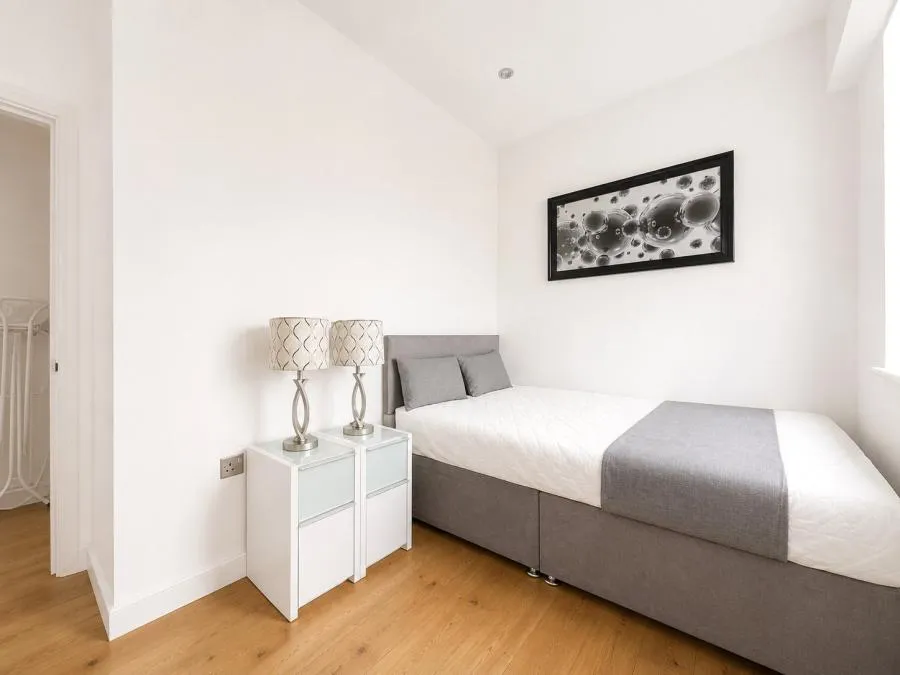 Clayton Road, Hayes, UB3, photo 4