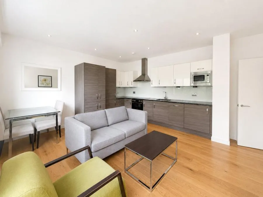 Clayton Road, Hayes, UB3, photo 6