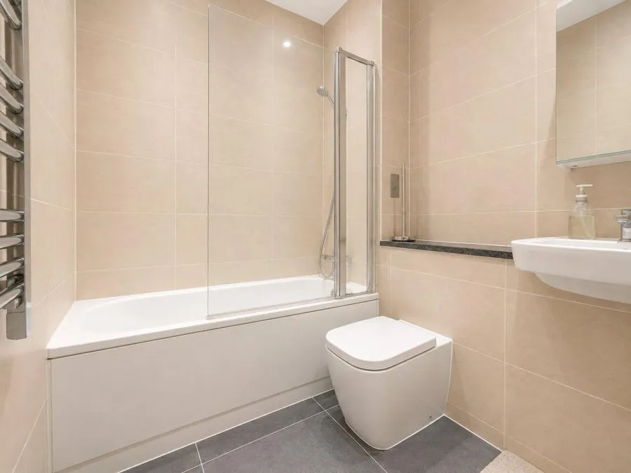 Clayton Road, Hayes, UB3, photo 5
