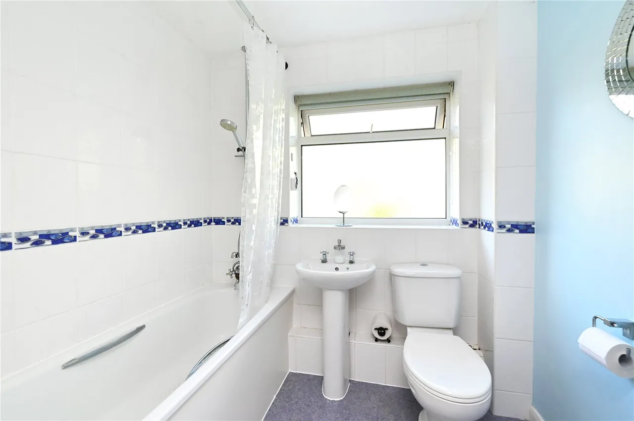 Highwood Close, Yateley, GU46, photo 9