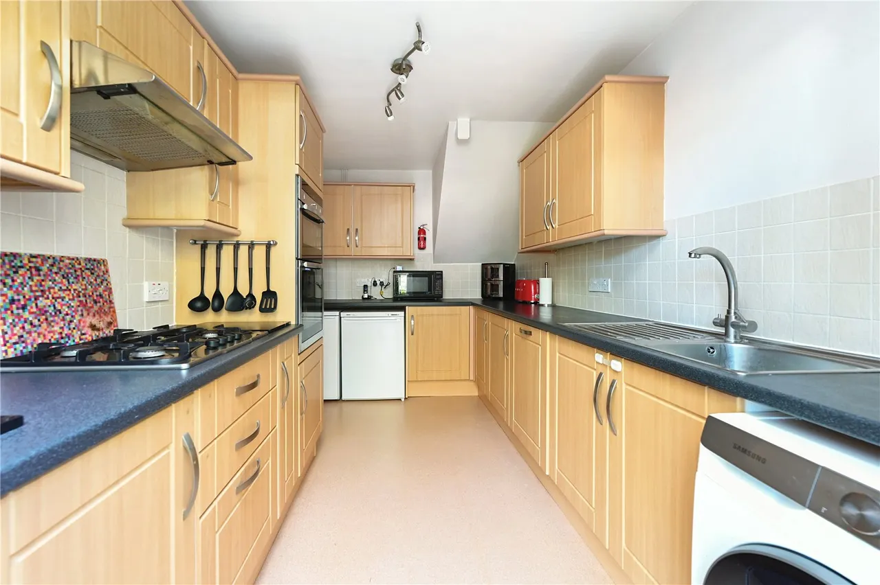 Highwood Close, Yateley, GU46, photo 12