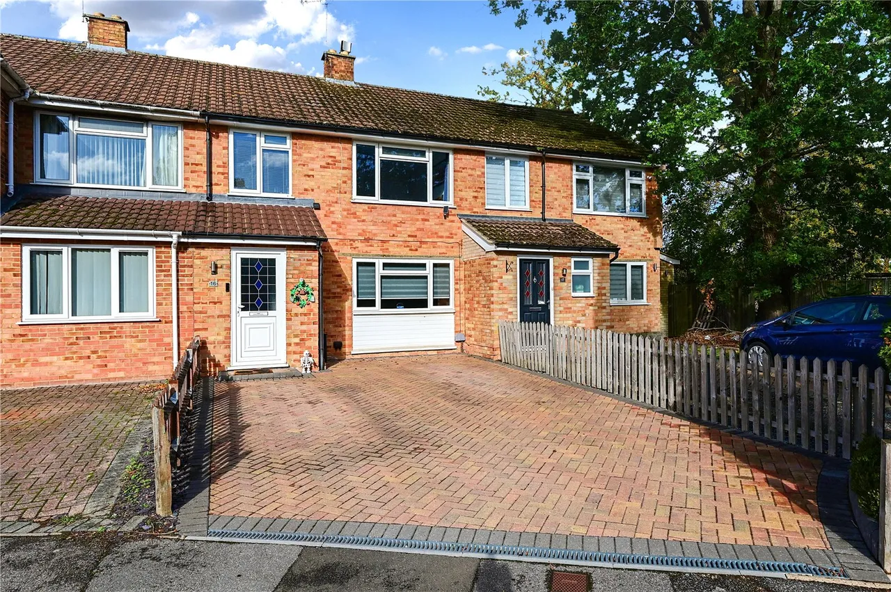 Highwood Close, Yateley, GU46, photo 13
