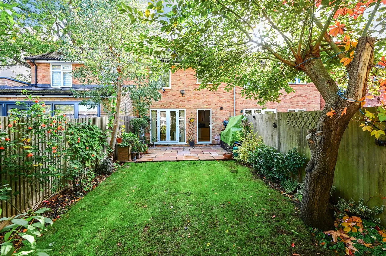 Highwood Close, Yateley, GU46, photo 8